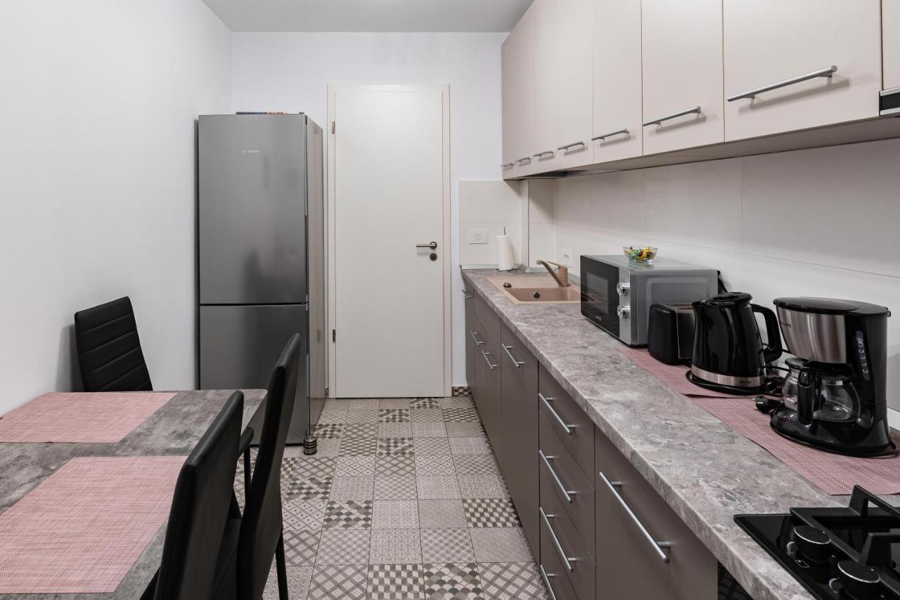 One Apartment Брашов Екстер'єр фото