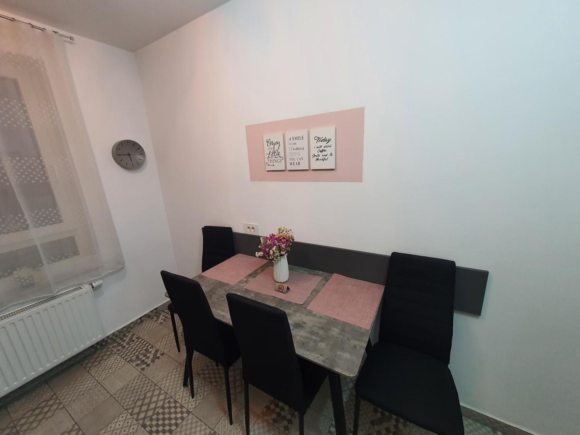 One Apartment Брашов Екстер'єр фото