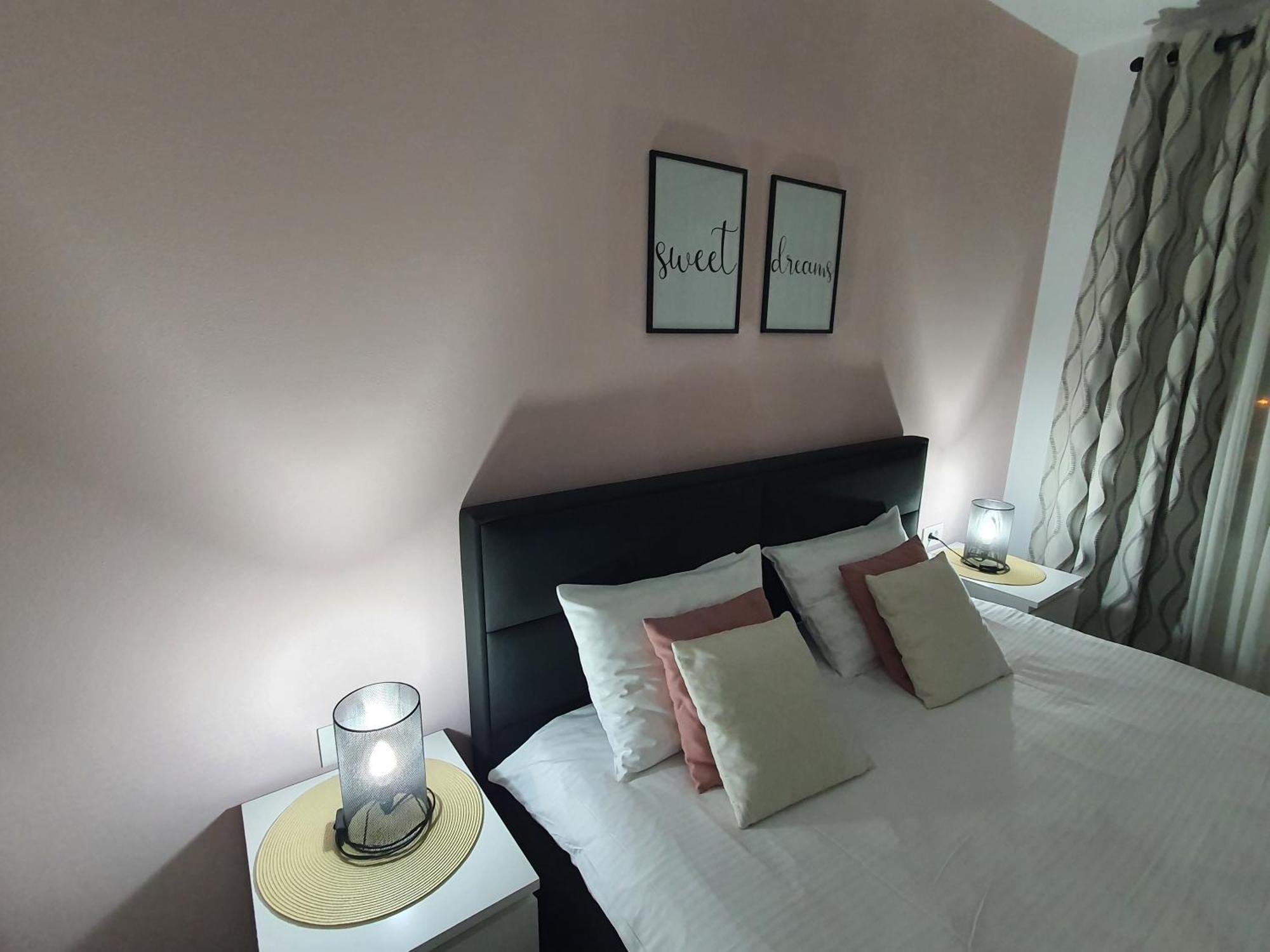 One Apartment Брашов Екстер'єр фото
