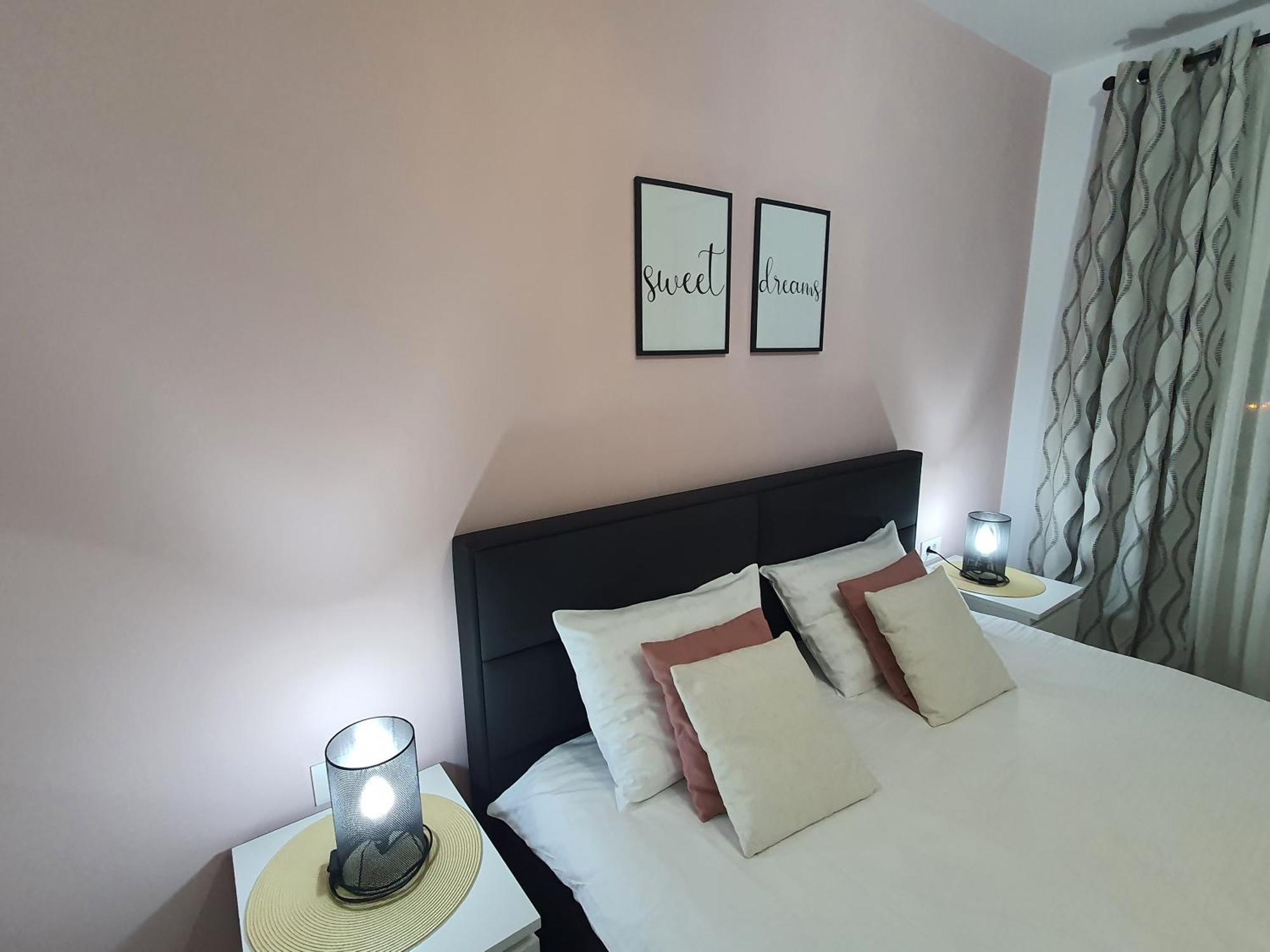 One Apartment Брашов Екстер'єр фото