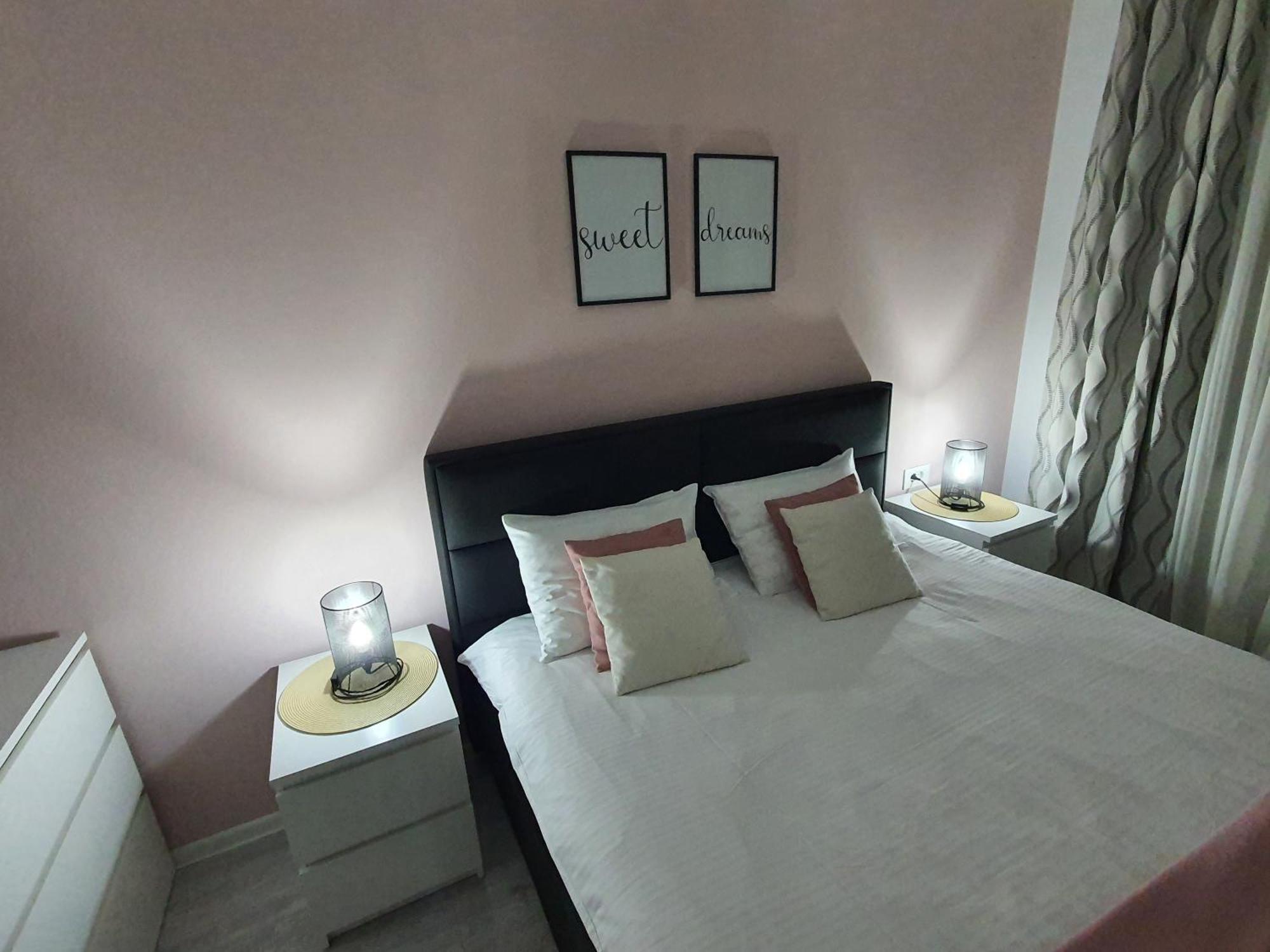 One Apartment Брашов Екстер'єр фото